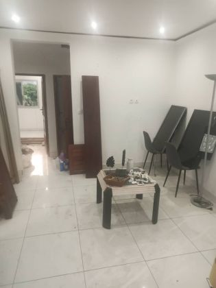 BUREAU À LOUER EN APPART DE DEUX CHAMBRES À AKWA