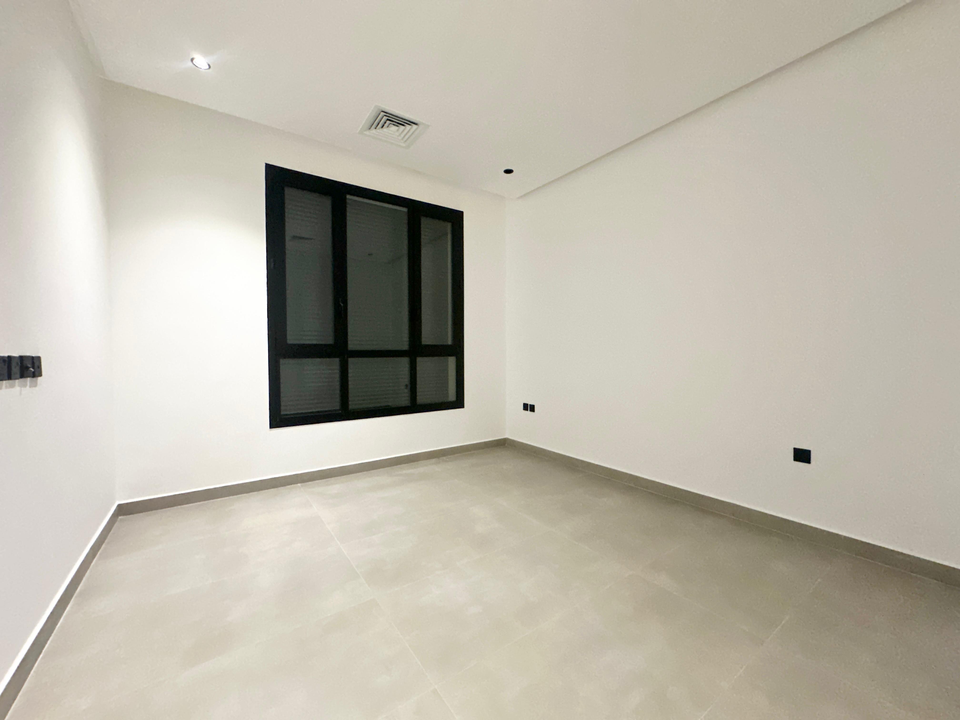 Four-Bedroom Apartment for Rent in Rumaithiya