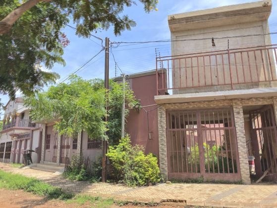 UN DUPLEX BÂTI SUR UNE PARCELLE DE 300 M² EN VENTE À LA ...