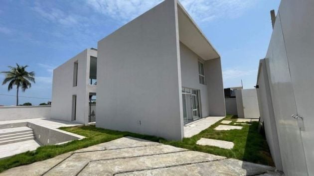 VILLA DUPLEX AVEC PISCINE EN VENTE GRAND BASSAM 