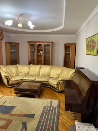 Comfortable 3 bedrooms and 2 bathrooms flat of 110 m2 in central Tashkent