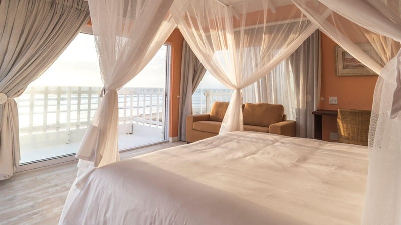 Villa de rêve en bord de mer – 10 chambres avec salle de bain attenante, vue sur l'océan et luxe en Namibie