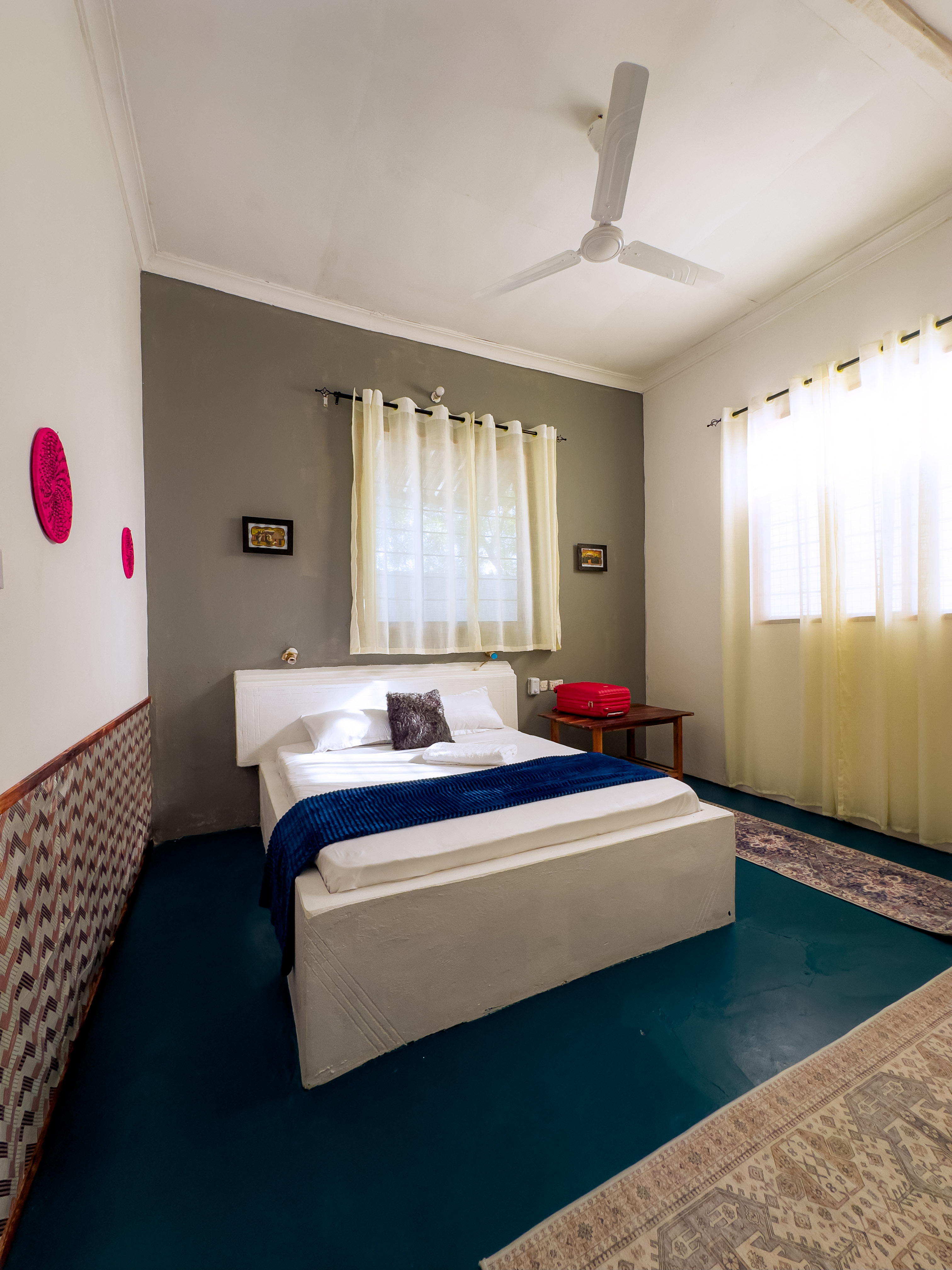 Beachside Comfort at Jambiani Lodge – Breakfast Included