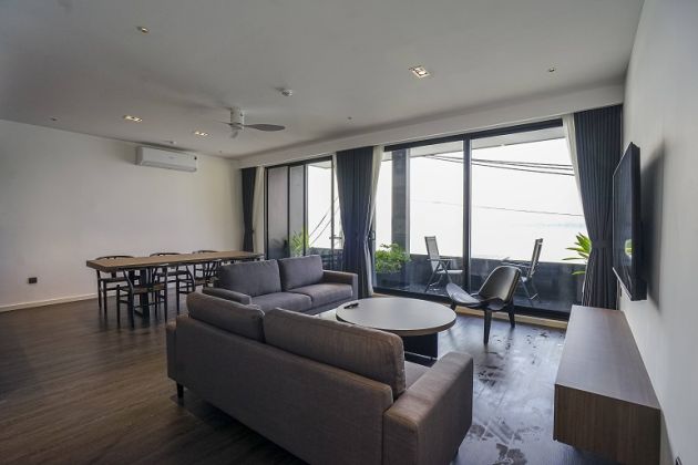 Lake view 3 – bedroom apartment with big balcony in Quang Khanh ...