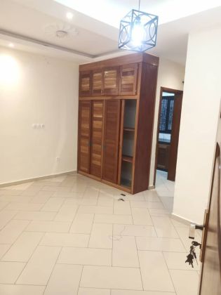 BELLE CHAMBRE À LOUER À LA CITÉ DES PALMIERS 