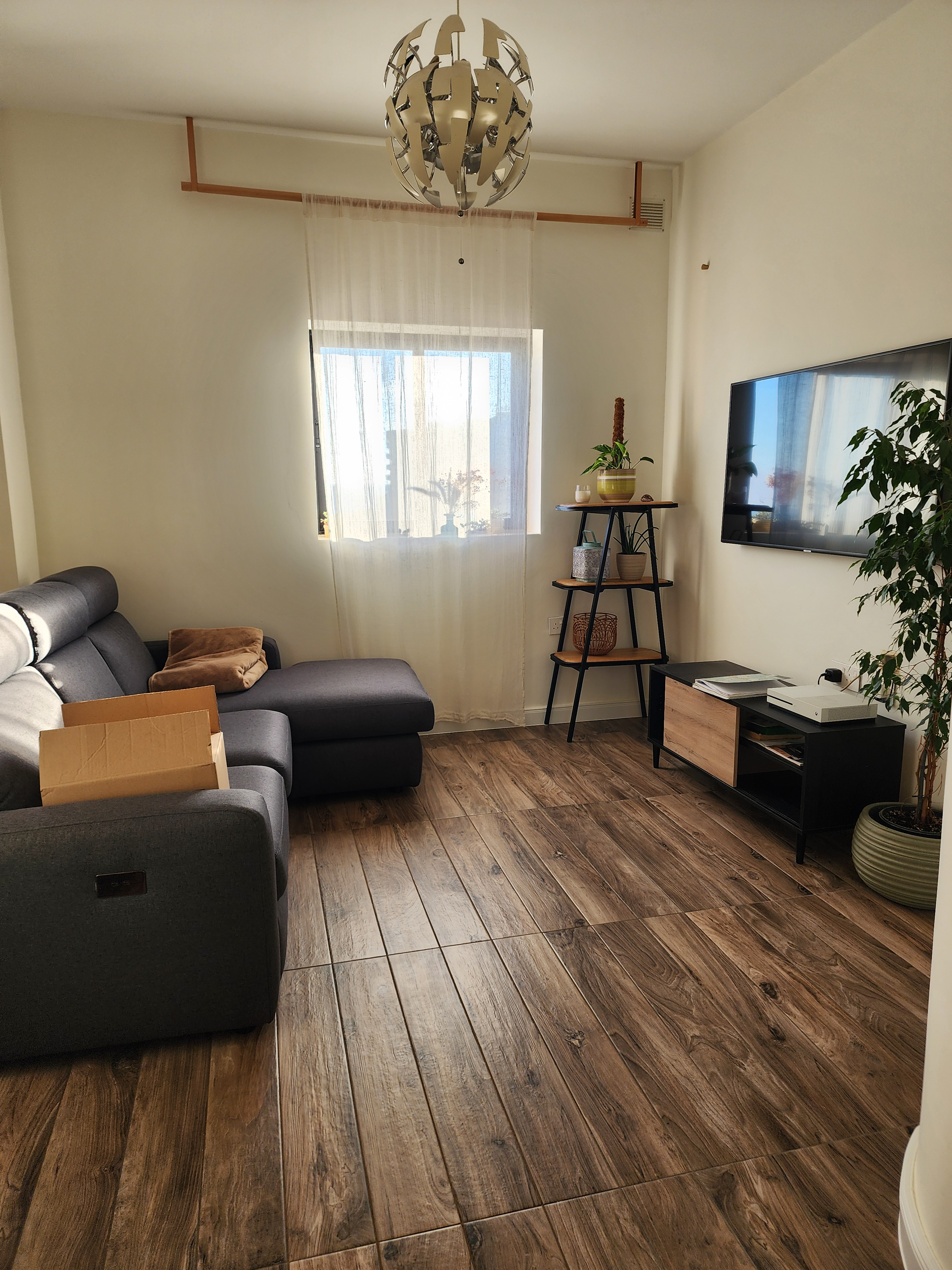 Room to let in Pembroke. 