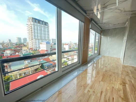 Sunny studio apartment in Van Bao street, Ba Dinh district for rent
