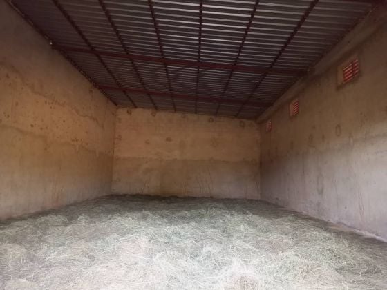 UN ENTREPÔT JUMELÉ BÂTI SUR UNE PARCELLE DE 400 M² ...