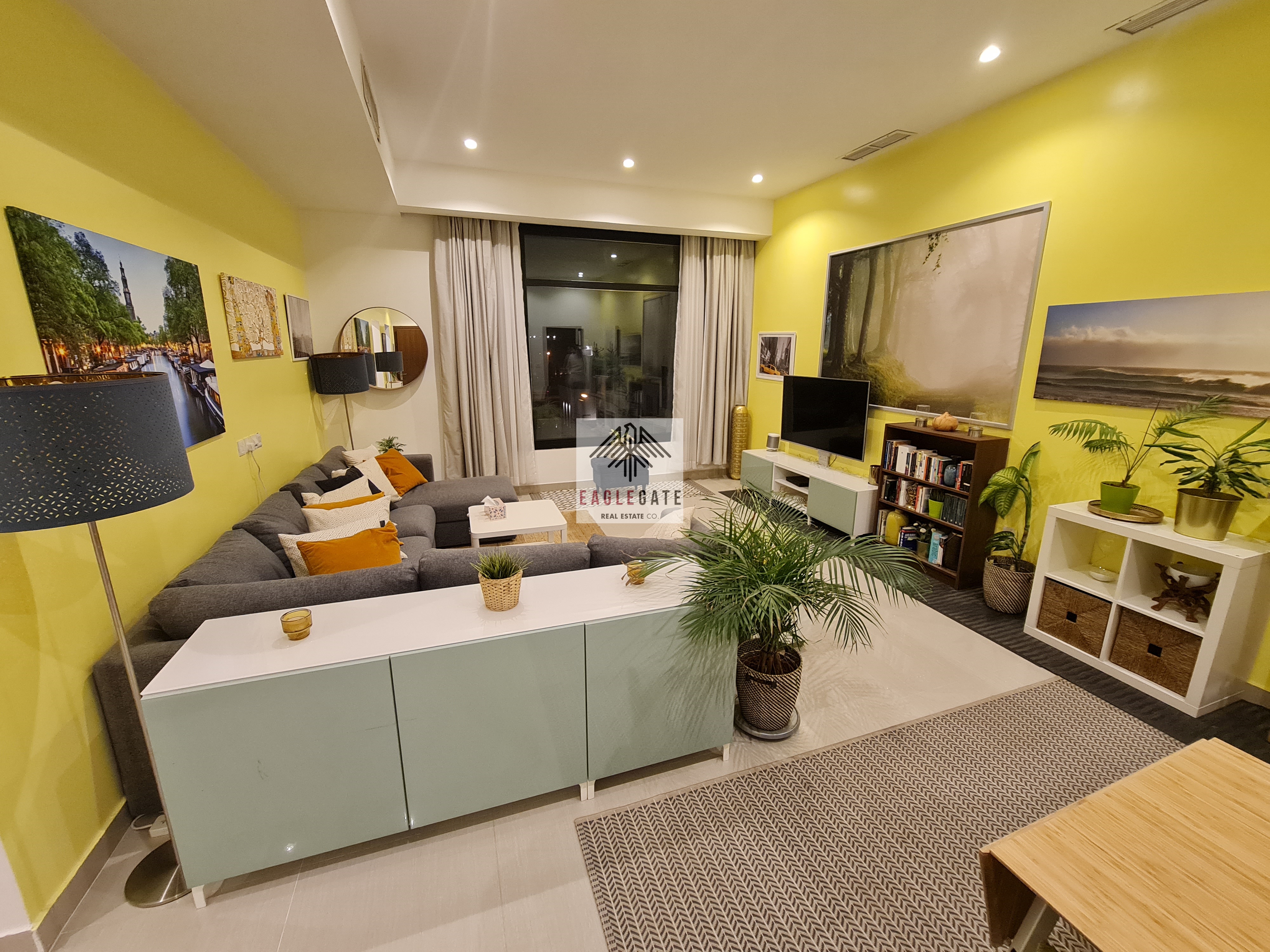 Fnaitees, modern 3  bedroom apartment