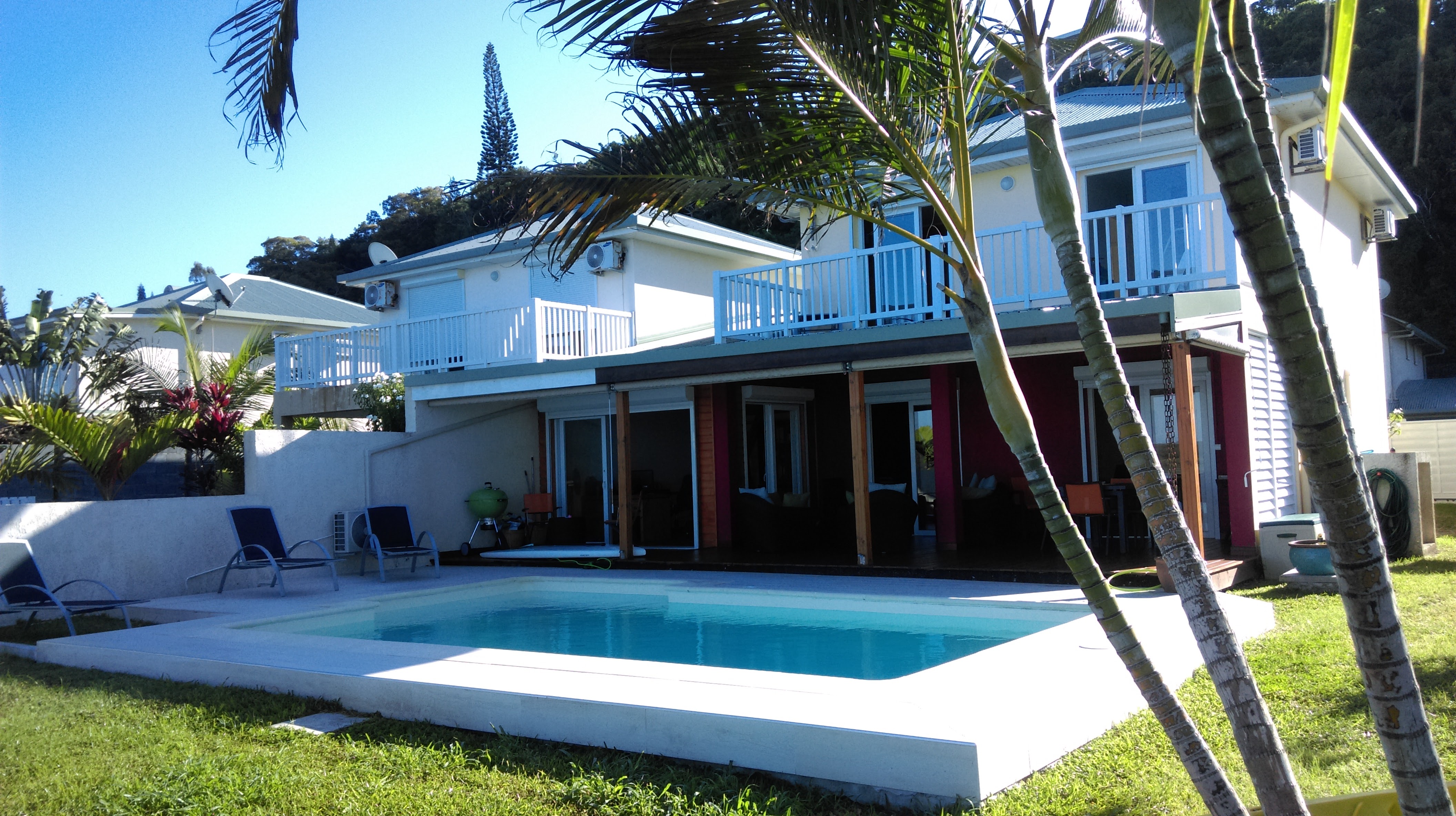 Colocation dans villa les pieds dans l'eau avec piscine & accès direct mer 