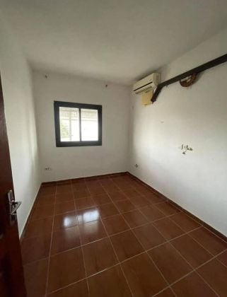 Amplio apartamento en alquiler en Bonapriso (oficina o vivienda)