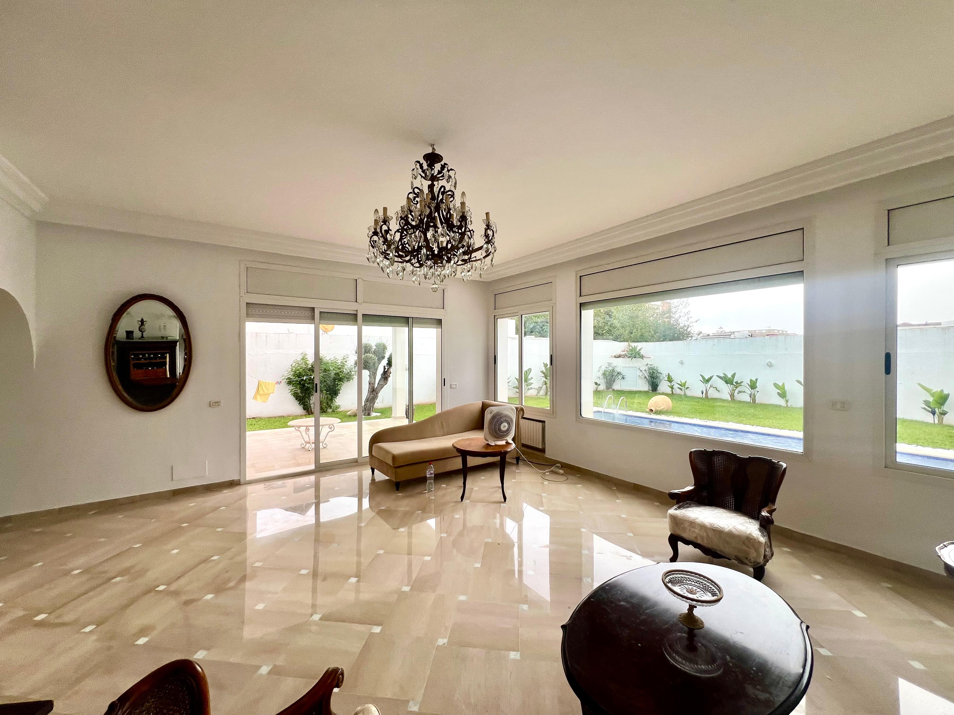 Villa retapé à neuf à La Marsa Erriadh
