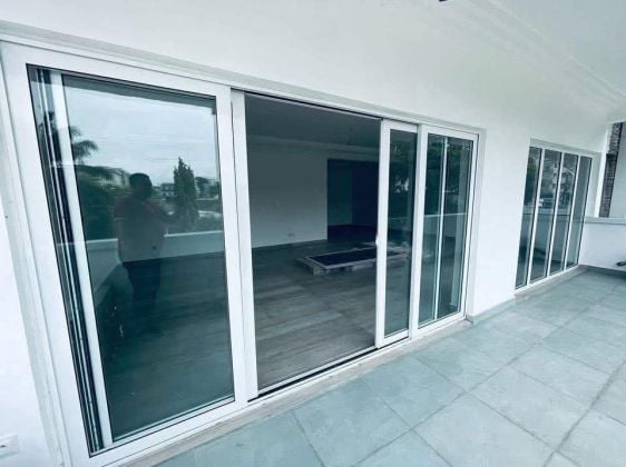 Amplio apartamento en alquiler en Bonapriso Douala 