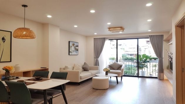 High – end, modern two bedroom apartment with balcony in Kim Ma ...