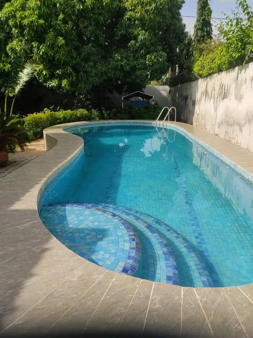 Una villa de lujo con piscina en alquiler en la zona de Bois 