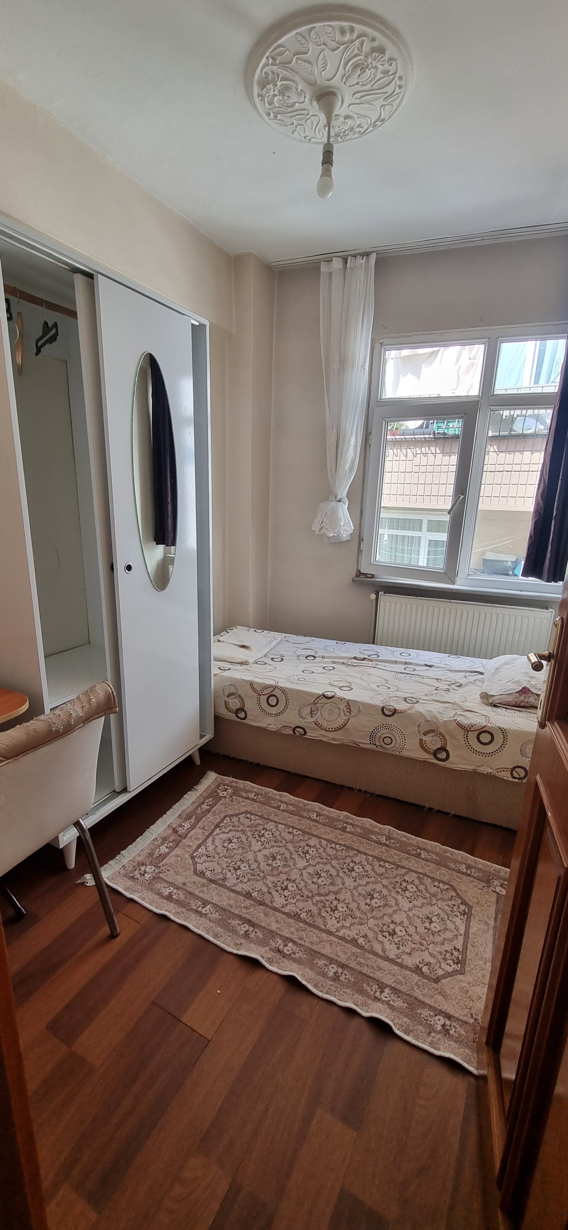 In Mecidiyeköy-Şişli/İstanbul (European side) fully furnished, private  ROOM in shared apartment, bills included, no commission - no deposit