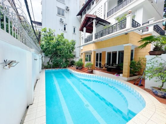 Villa moderne de 4 chambres avec 5 salles de bains et mobilier complet ...