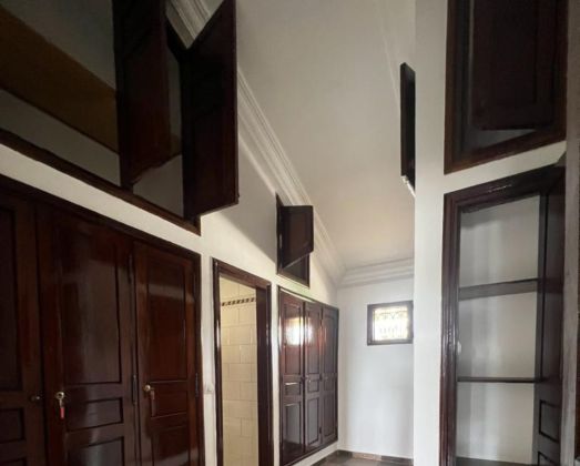 For sale a superb 8-room duplex villa in Cocody Riviera Golf 4 Beverly ...