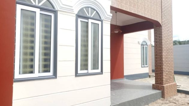 À VENDRE – VILLA NEUVE À SEGBE AKATO ( 65 Millions )