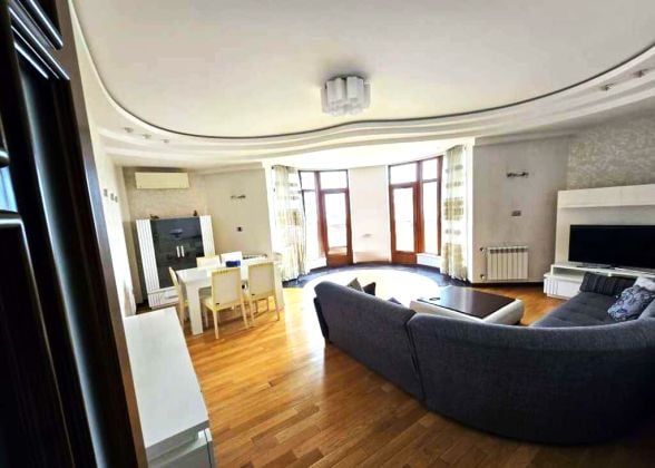 Sea view apartment. 3 bedrooms apartment for rent in a very city.