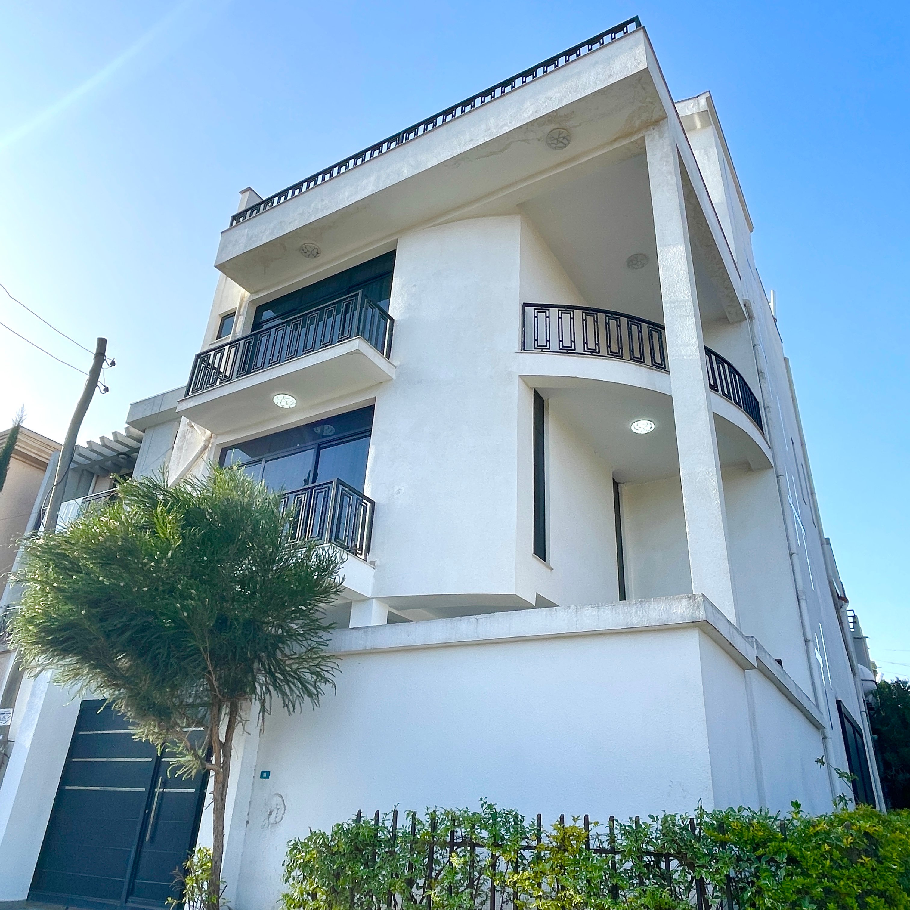 Luxurious 5+Bedroom Specious Fully Furnished Home in a Great Neighborhood 