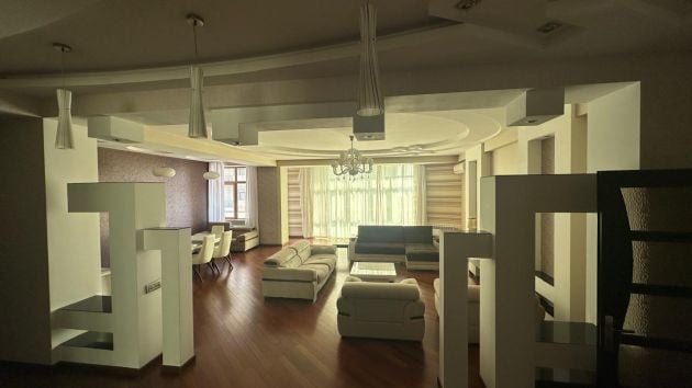 3 bedrooms apartment near Landmark 