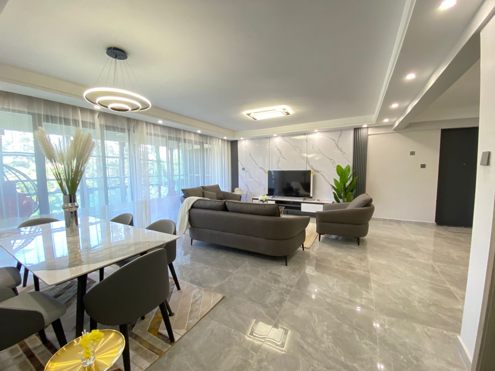 FOR SALE : 2 BEDROOM APARTMENTS ALL EN-SUITE + DSQ