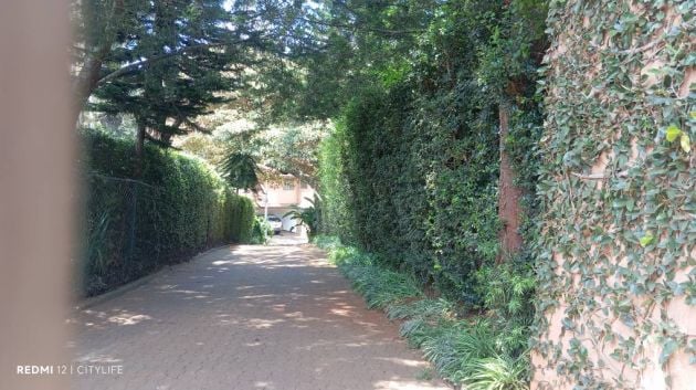 New Kitisuru exclusive spacious 5 bedroom villa on half acre ( Furnished ...