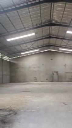 Warehouse with office for rent in Ndokoti, Douala 