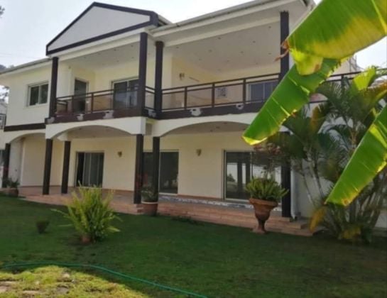 IVANDRY GRAN VILLA DE 7 HABITACIONES CON GRAN JARDÍN ARBOLADO Y ...