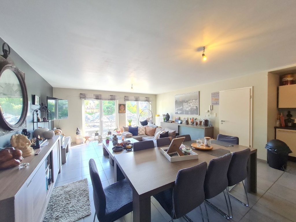 Belgique 6880 Bertrix : bel appartement, balcon, ascenseur, 2 chambres, parking.