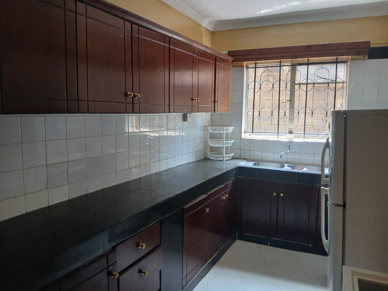 Runda, 3 habitaciones totalmente amuebladas.