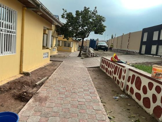 Grande parcelle à vendre avec 3 appartements modernes à ...