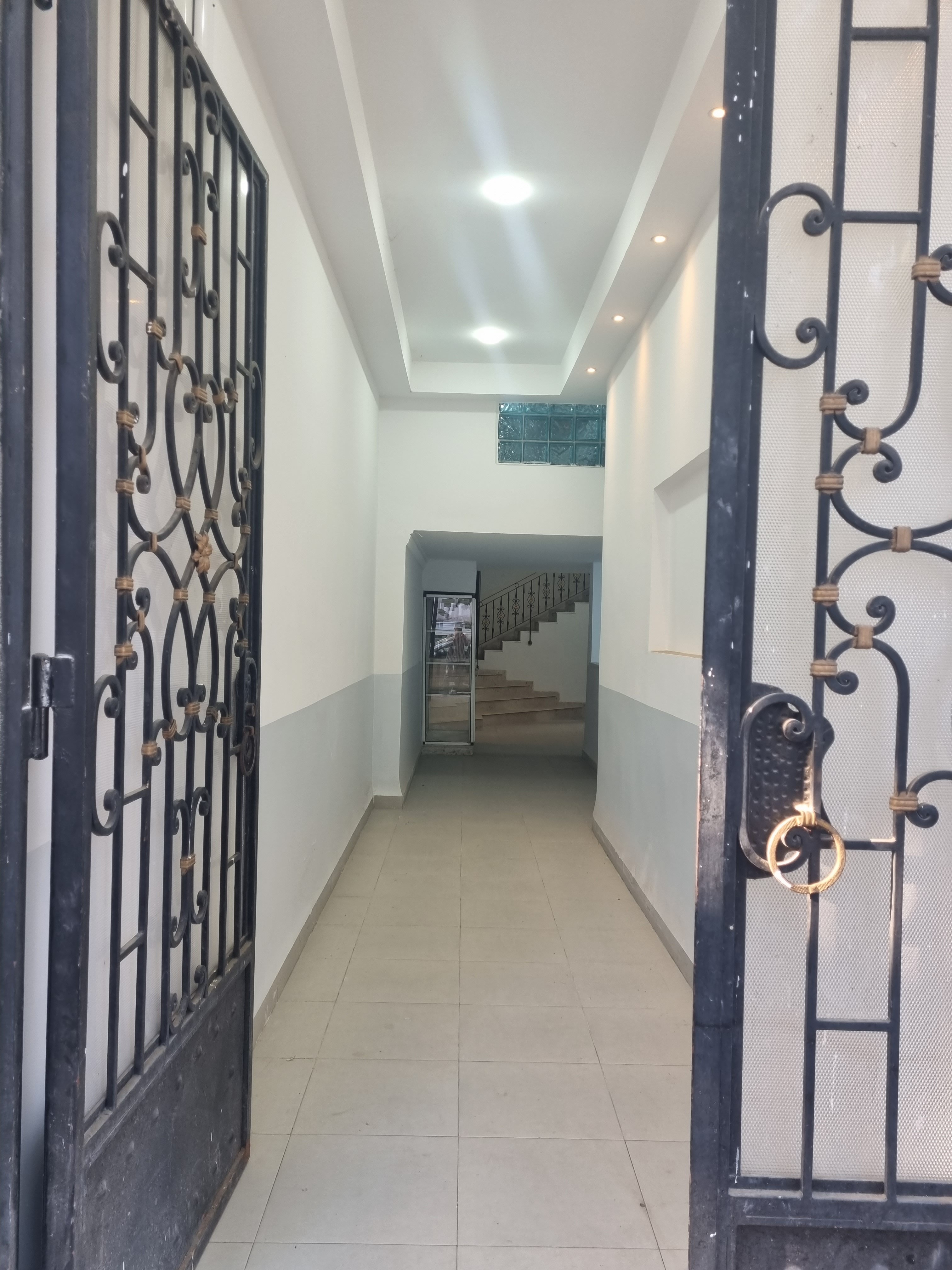 Building for sale – Strategic location in Algiers