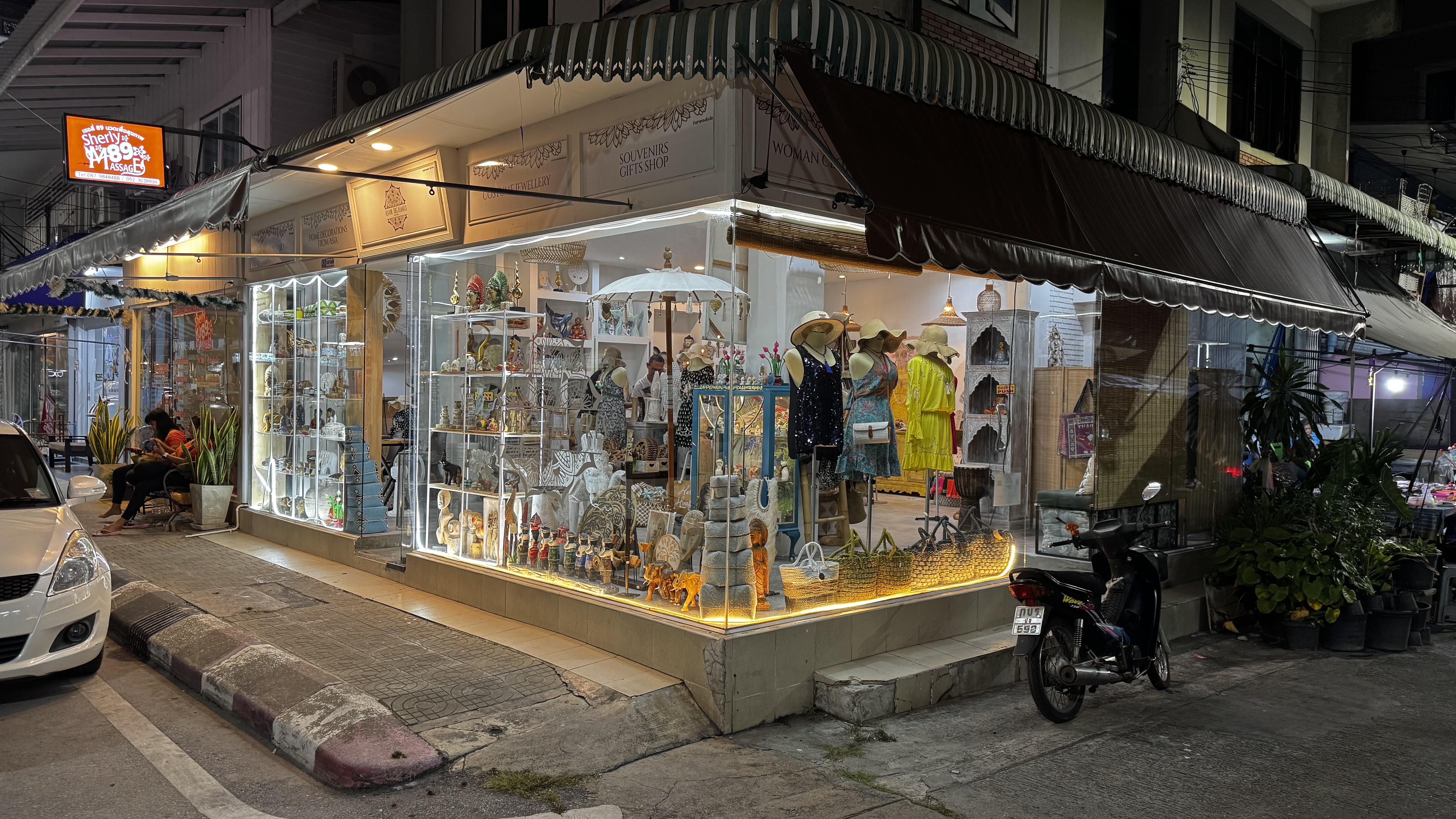 Home Decorations, clothes and souvenirs shop for sale ready to work in!