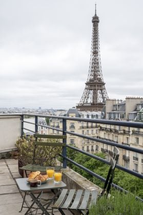 EIFFEL TOWER APPARTMENT VIEW