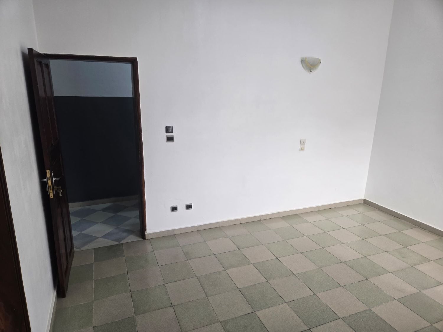 3 Chambres salon vide Fidjross&#2013265928;