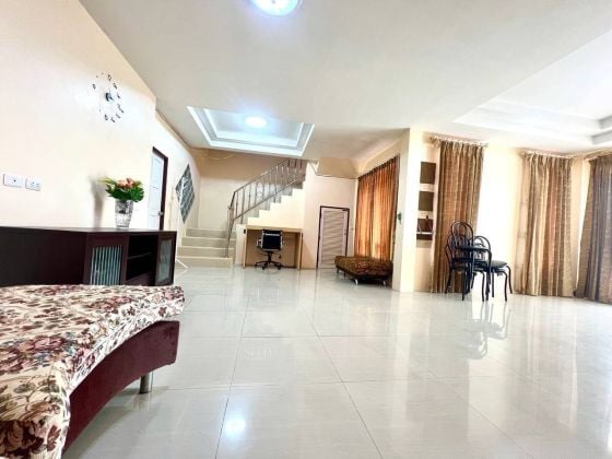 Semi-detached house for rent in Khao Noi, Pattaya