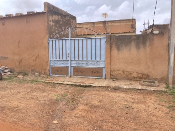 DEUX MINI VILLAS DE TYPE F3 CHACUNE BÂTIES SUR UNE PARCELLE D'UNE ...