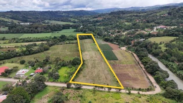 Libera tu potencial: hermoso terreno plano en venta en el corazón ...