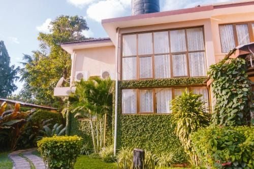 Luxury 15-Bedroom Mansion for Sale – 