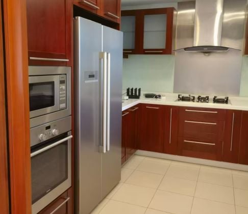 Well maintained 4 rooms apt in Marina Cove with perfect faciliy inside ...