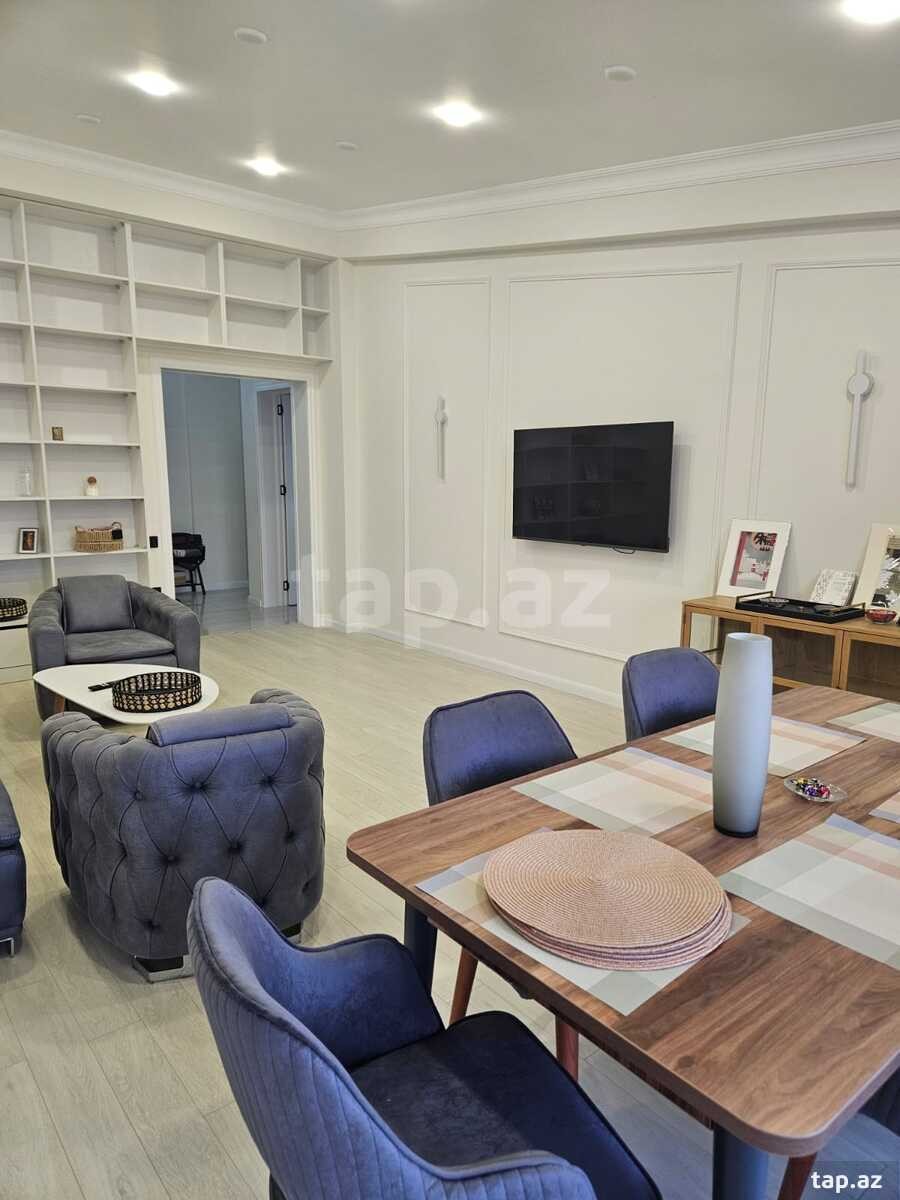 À louer : Élégant appartement de 3 pièces avec vue panoramique imprenable sur la ville et la mer