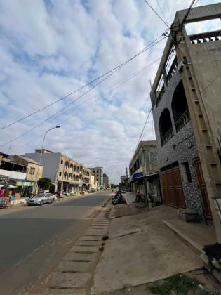 IMMEUBLE EN VENTE À LOMÉ QT ADIDOADEN FACE DE GOUDRON ...