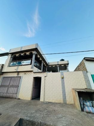 À VENDRE ATIÉGOU   derrière togo 2000 (40 millions, ...