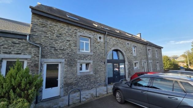 6880 ACREMONT : appartement 2e étage, 1ch, +-45m² avec grenier ...