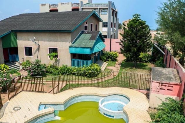 Villa Luxueuse avec piscine à vendre à Lomé Baguida, 