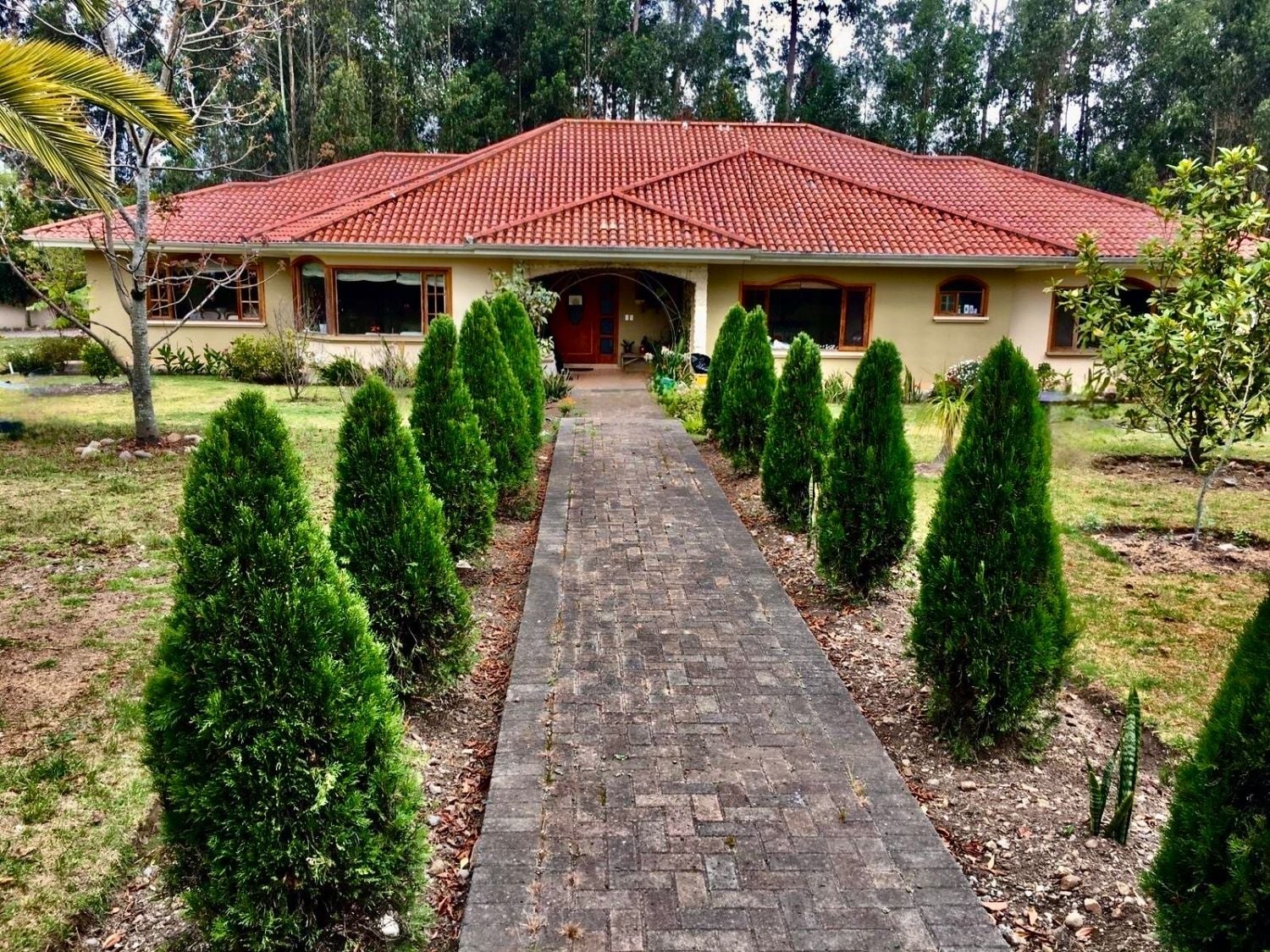 FOR SALE: BEAUTIFUL PROPERTY IN CUENCA- ECUADOR