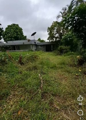 VENTE À COCODY DANGA villa de 5 pièces  Terrains 1055m²