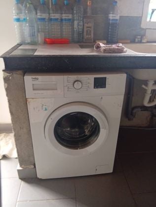 Maison meublée et voiture à vendre 